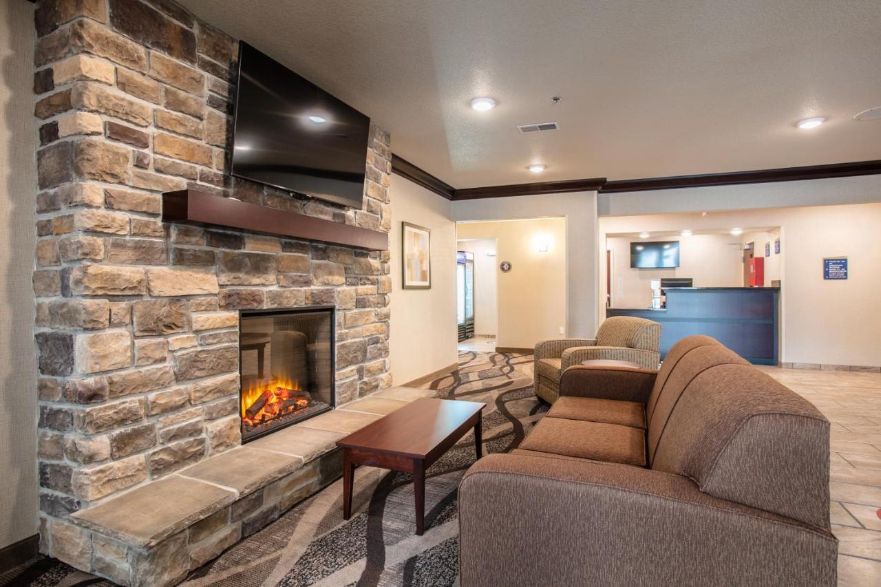 Cobblestone Inn & Suites - Pine Bluffs Buitenkant foto
