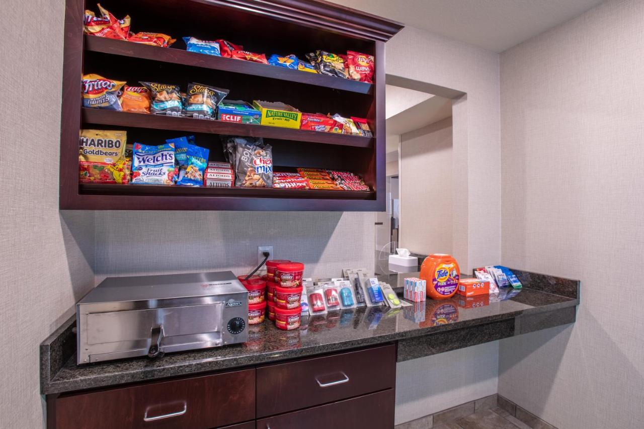 Cobblestone Inn & Suites - Pine Bluffs Buitenkant foto
